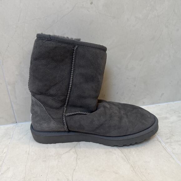 Ugg Classic Short Grey Winter Boots Shearling Lined Women's Size 7 - Picture 3 of 8